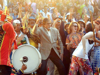 big b supports dutt by shooting for his film