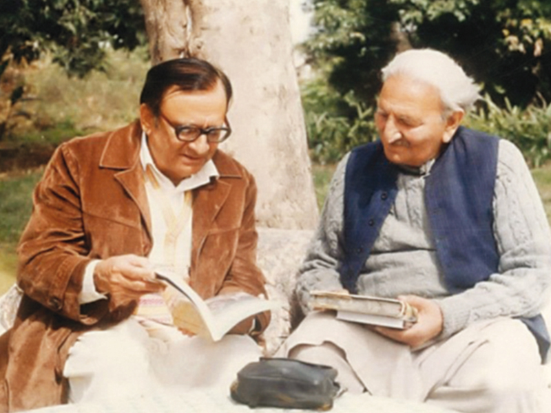 ghulam rabbani agro with pushto poet ghani khan photo courtesy azizur rehman