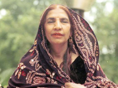 the nightingale of desert sings no more the nightingale of desert sings no more