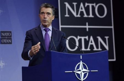 nato urges pakistan to keep supply routes open