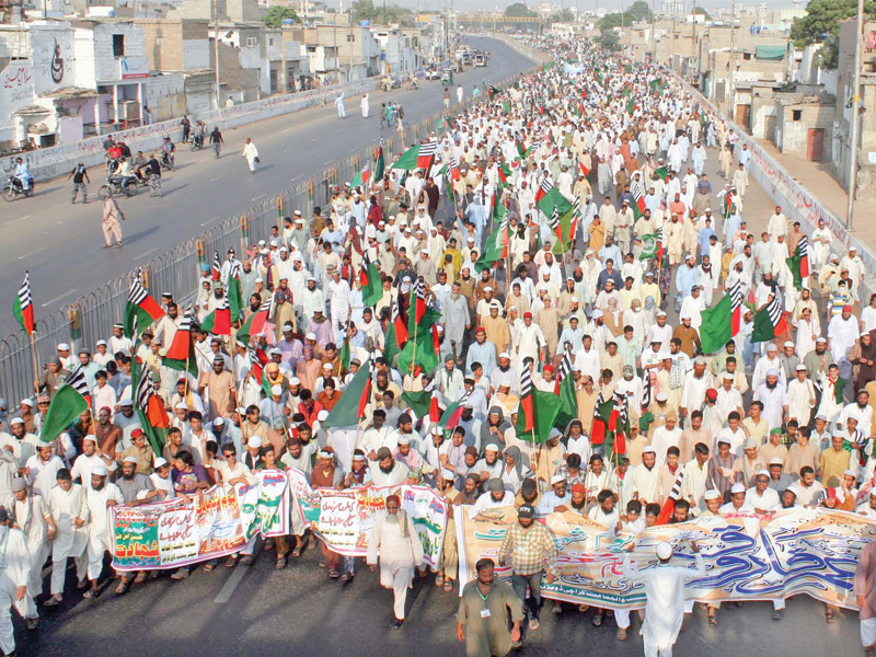 hundreds of workers and activists of the aswj marched through the city to commemorate youm e hazrat omar ra on wednesday photo ppi