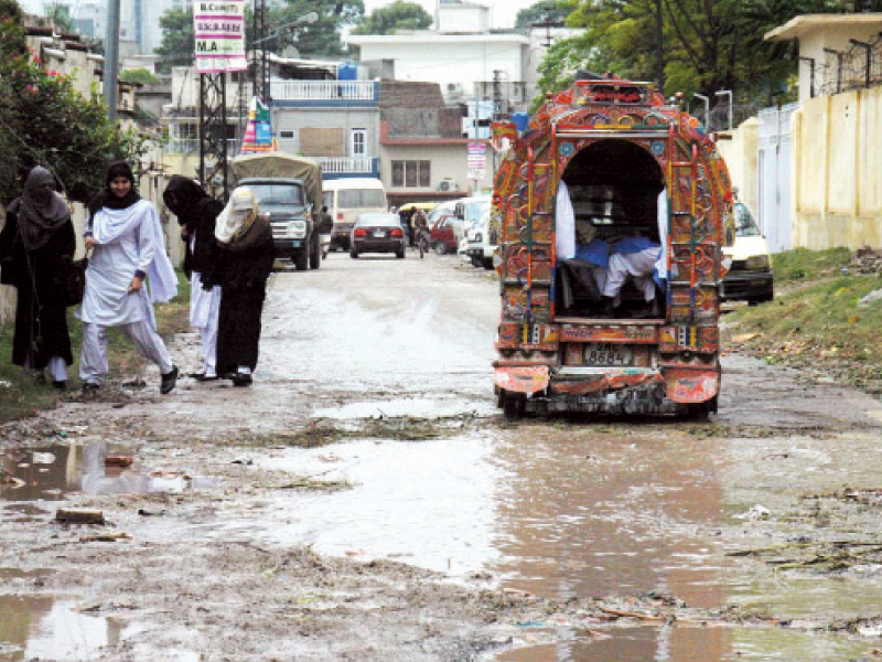 the mountains of thandiani abbottabad received their first snowfall on thursday while rawalpindi was lashed by winter rain photo app nni