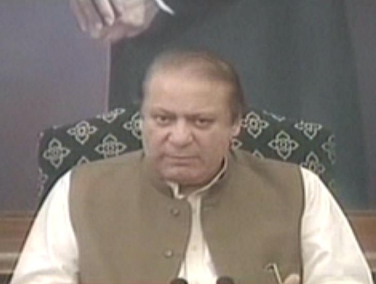 an express news screenshot of the pm at the press conference in karachi