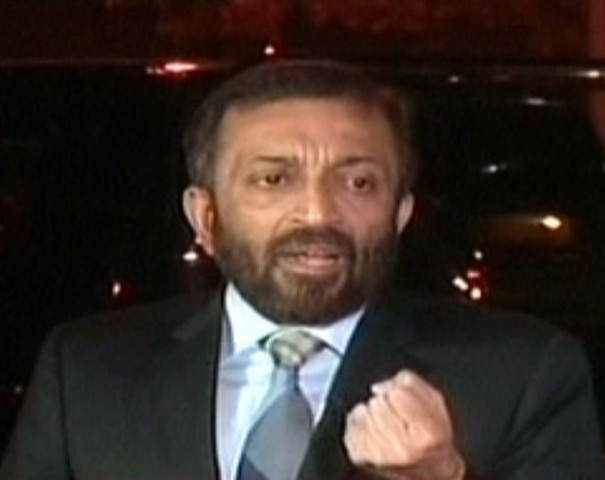 mqm 039 s farooq sattar speaking to the media in karachi photo express news mqm 039 s farooq sattar speaking to the media in karachi photo express news