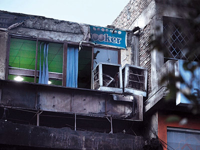 fire incident shoe store in jinnah super burnt to ashes