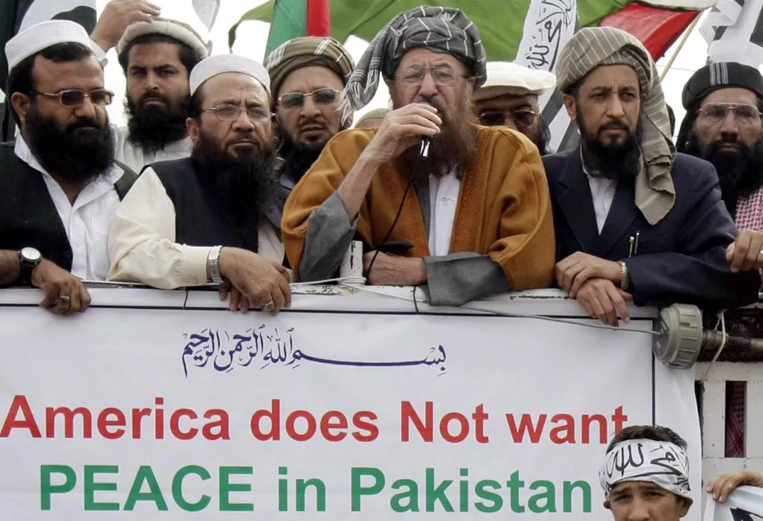 difa e pakistan chairperson maulana samiul haq adressing the parcipants of a rally against us drone strikes photo inp difa e pakistan chairperson maulana samiul haq adressing the parcipants of a rally against us drone strikes photo inp