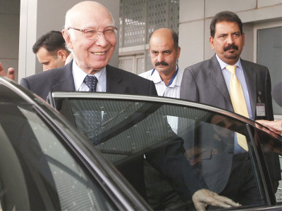new delhi rendezvous sartaj aziz s meeting with aphc leaders kicks up storm new delhi rendezvous sartaj aziz s meeting with aphc leaders kicks up storm