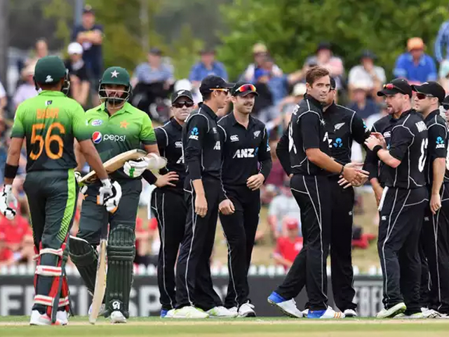 tim southee of new zealand c is congratulated by team mates after dismissing azhar ali of pakistan during the second match in the one day international series between new zealand and pakistan at saxton field on january 9 2018 in nelson new zealand photo getty