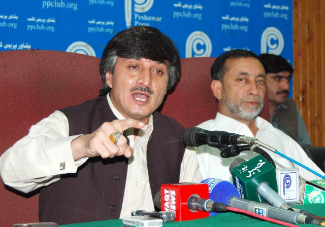 anp parliamentary leader sardar hussain babak submitted a resolution at the provincial legislature against the deportation of pukhtun labourers from saudi arabia photo nni anp parliamentary leader sardar hussain babak submitted a resolution at the provincial legislature against the deportation of pukhtun labourers from saudi arabia photo nni