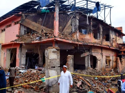 five martyred in suicide bombing targeting bannu police station