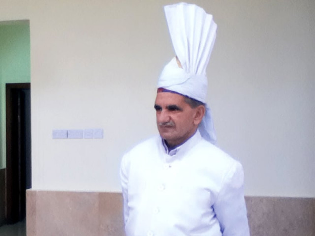 muhammad roshan 60 has been working for the last four decades and will be retiring from service next year photo azam khan express muhammad roshan 60 has been working for the last four decades and will be retiring from service next year photo azam khan express