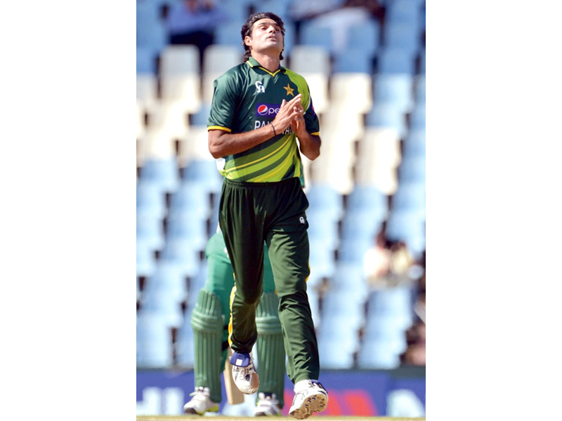 pacer mohammad irfan will miss out on the tour of south africa after he was ruled out due to an injury photo afp