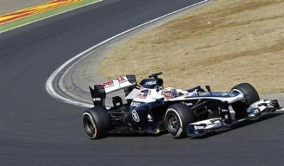 maldonado accuses williams of favouritism