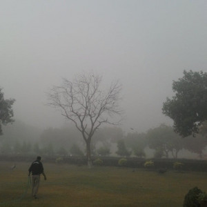 winter wonders fog takes over karachi winter wonders fog takes over karachi
