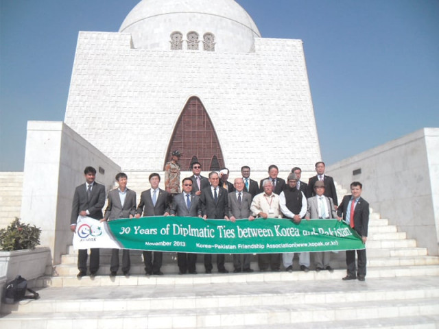 a delegation from south korea visits the jinnah house museum to commemorate the 30th anniversary of the establishment of diplomatic ties between the two countries photo courtesy korean embassy a delegation from south korea visits the jinnah house museum to commemorate the 30th anniversary of the establishment of diplomatic ties between the two countries photo courtesy korean embassy