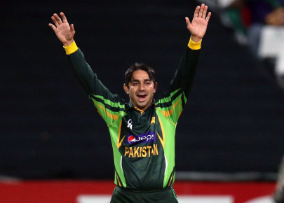 second t20 pakistan hold on to win last t20 by six runs draw series 1 1