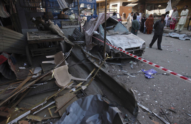 father lost grip over two year old girl after first bomb blast found her three hours later photo reuters father lost grip over two year old girl after first bomb blast found her three hours later photo reuters
