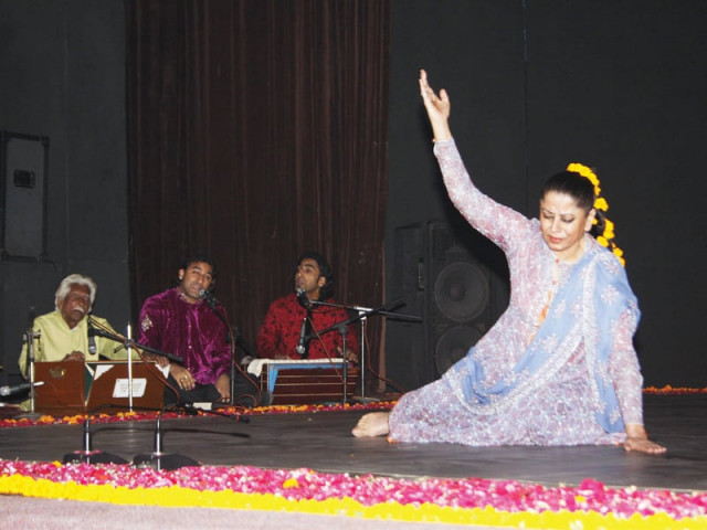 naheed siddiqui performing at the evening session of the first day of the fourth alhmara international literature and cultural conference photo abid nawaz express naheed siddiqui performing at the evening session of the first day of the fourth alhmara international literature and cultural conference photo abid nawaz express