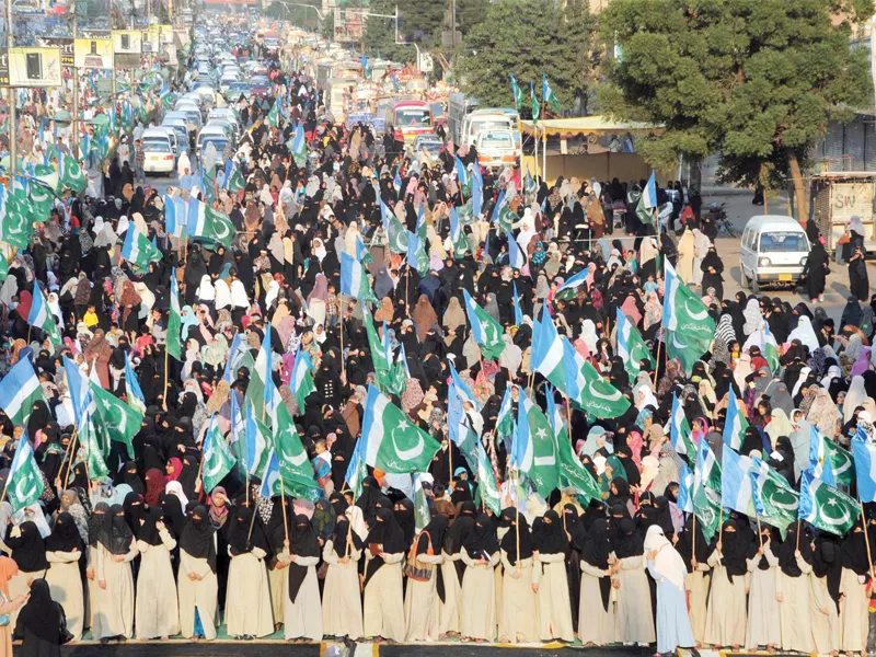 ji and pti protesters at the rally on ma jinnah road on sunday photo mohammad saqib express ji and pti protesters at the rally on ma jinnah road on sunday photo mohammad saqib express