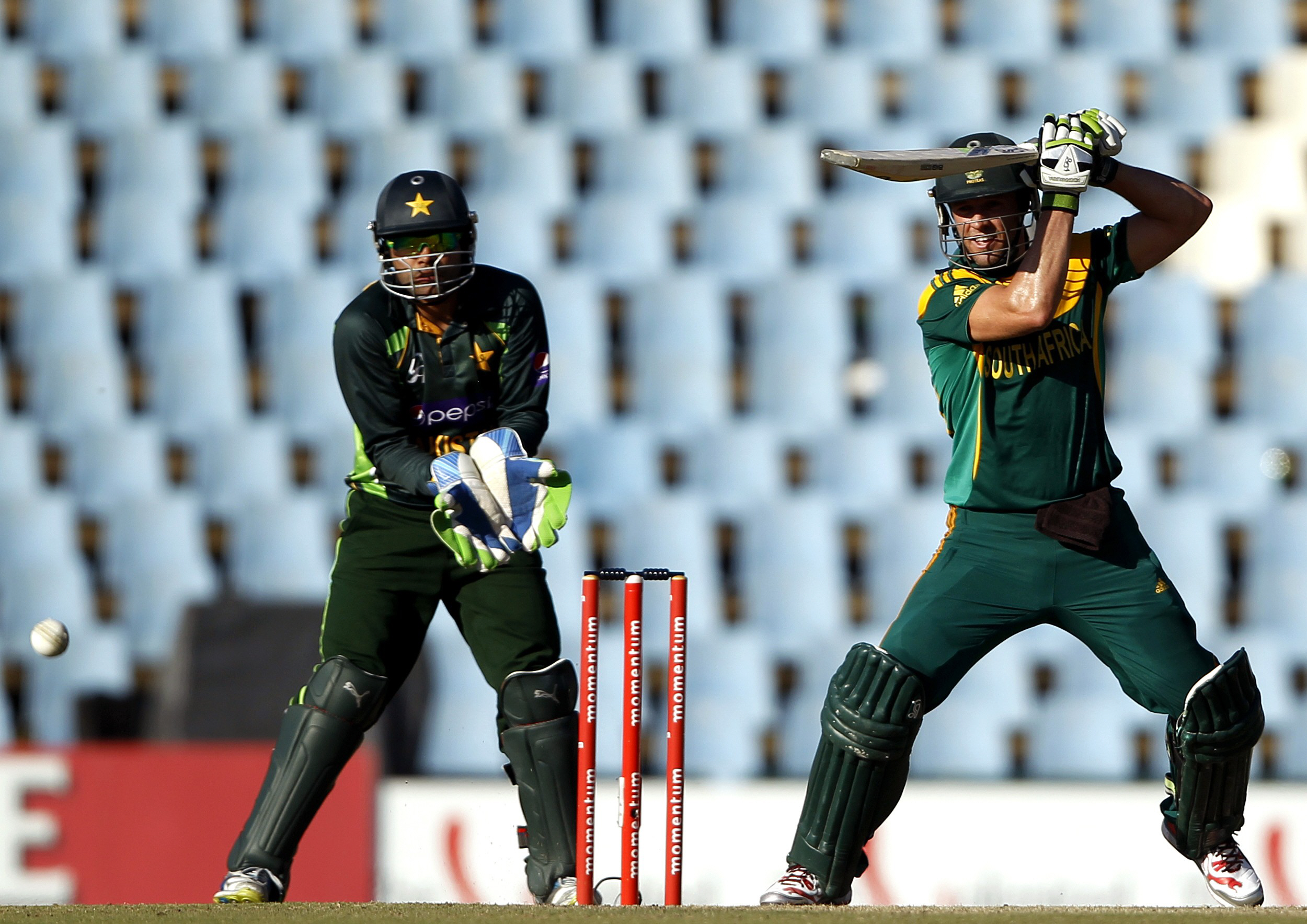 ab de villiers hit 48 not out to take the proteas to a comfortable four wicket win photo afp