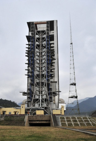 the launch pad of the long march 3b rocket carrying the chang 039 e 3 lunar probe is seen at the xichang satellite launch center in liangshan sichuan province photo reuters the launch pad of the long march 3b rocket carrying the chang 039 e 3 lunar probe is seen at the xichang satellite launch center in liangshan sichuan province photo reuters