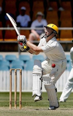 aim australia batsman chris rogers is hopeful of returning among runs in this week 039 s second test in adelaide photo afp aim australia batsman chris rogers is hopeful of returning among runs in this week 039 s second test in adelaide photo afp