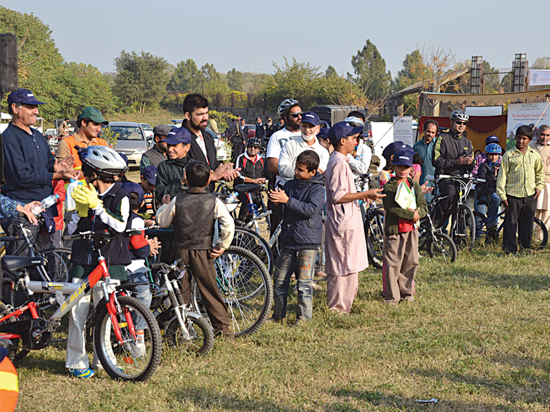 fitness enthusiasts cycled from f 9 park s mehran gate to f 8 and back within one hour photo express