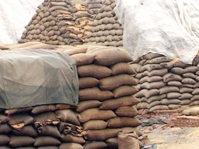 trading food food dept officials suspended for selling official wheat