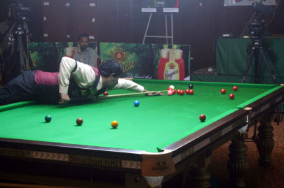 ibsf world championship pakistan cueists cruise to knock out stage