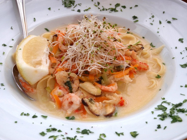 the city centre eatery is open 24 hours a day and is known for its seafood and local fujianese cuisine photo file the city centre eatery is open 24 hours a day and is known for its seafood and local fujianese cuisine photo file