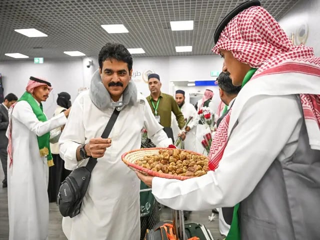 More Pakistani Hajj pilgrims reach Madina as pre-Hajj flights continue