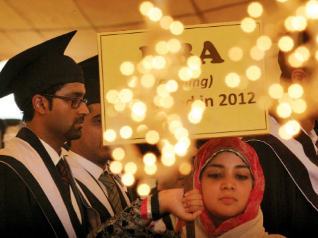 iba s 59th convocation on saturday photos ayesha mir amp athar khan express iba s 59th convocation on saturday photos ayesha mir amp athar khan express