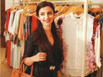 amina hyatt tapping into online consumerism