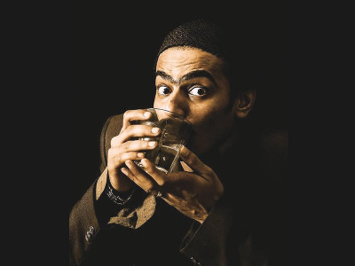 anwar maqsood s haaf playt spicy but stale