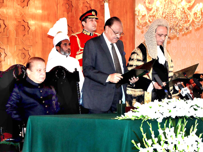 president mamnoon hussain administers oath to the new chief justice tassaduq hussain jilani photo nni