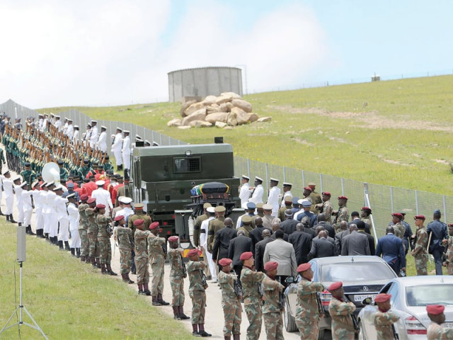 the procession carrying the coffin of nelson mandela moves inside his compound for the funeral ceremony in qunu photo afp the procession carrying the coffin of nelson mandela moves inside his compound for the funeral ceremony in qunu photo afp
