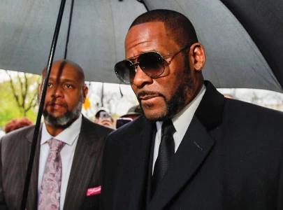 prosecutors rest case against r kelly after a month of disturbing graphic testimonies