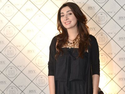 get the look ayesha khan dynamic in black