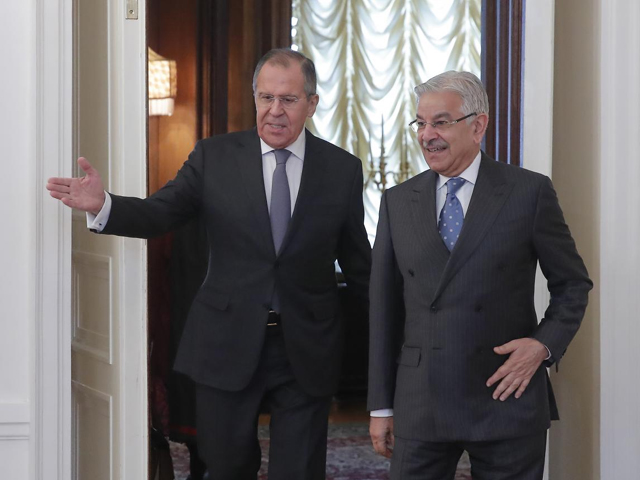 russia 039 s foreign minister sergei lavrov l welcomes pakistan 039 s foreign minister khawaja muhammad asif during a meeting in moscow on february 20 2018 photo getty