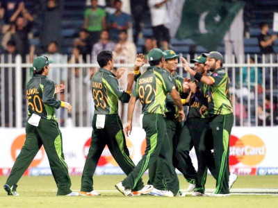 stunning 11 run win pakistan beat sri lanka in first one day
