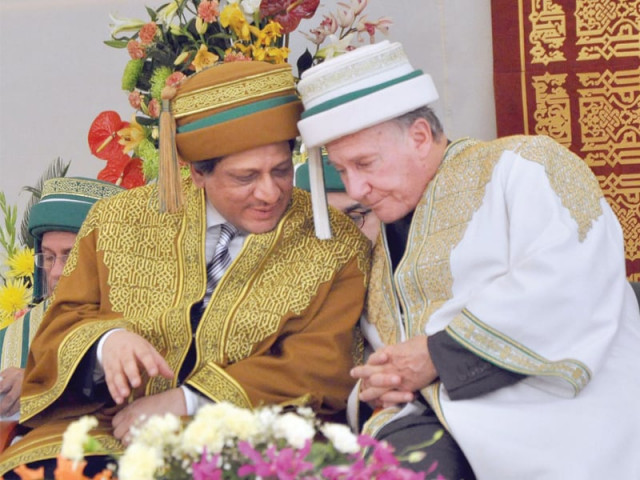 governor dr ishratul khan talks to his excellency prince karim aga khan at aku convocation on thursday photo courtesy aku governor dr ishratul khan talks to his excellency prince karim aga khan at aku convocation on thursday photo courtesy aku
