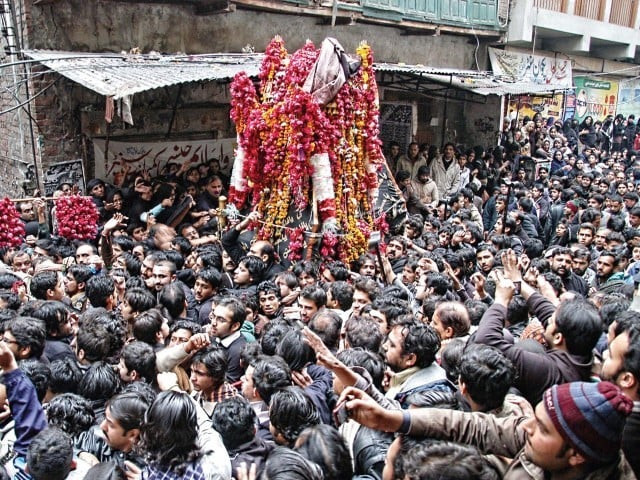 10 000 cops perform chehlum urs duties 10 000 cops perform chehlum urs duties