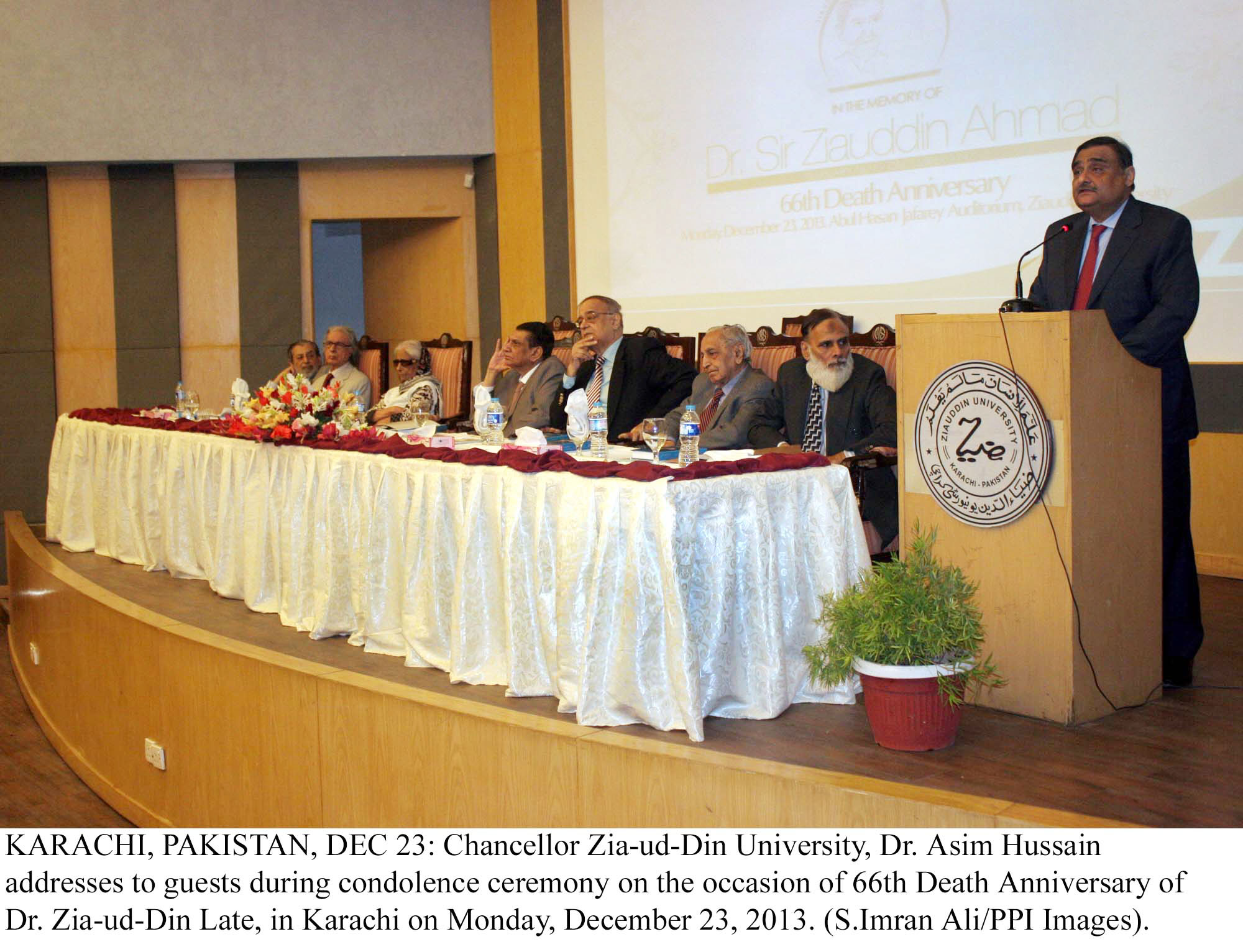 dr asim hussain addresses the condolence reference of dr ziauddin ahmad at ziauddin university in karachi on monday photo ppi