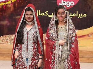 Sanam jung morning outlet show dresses 2018