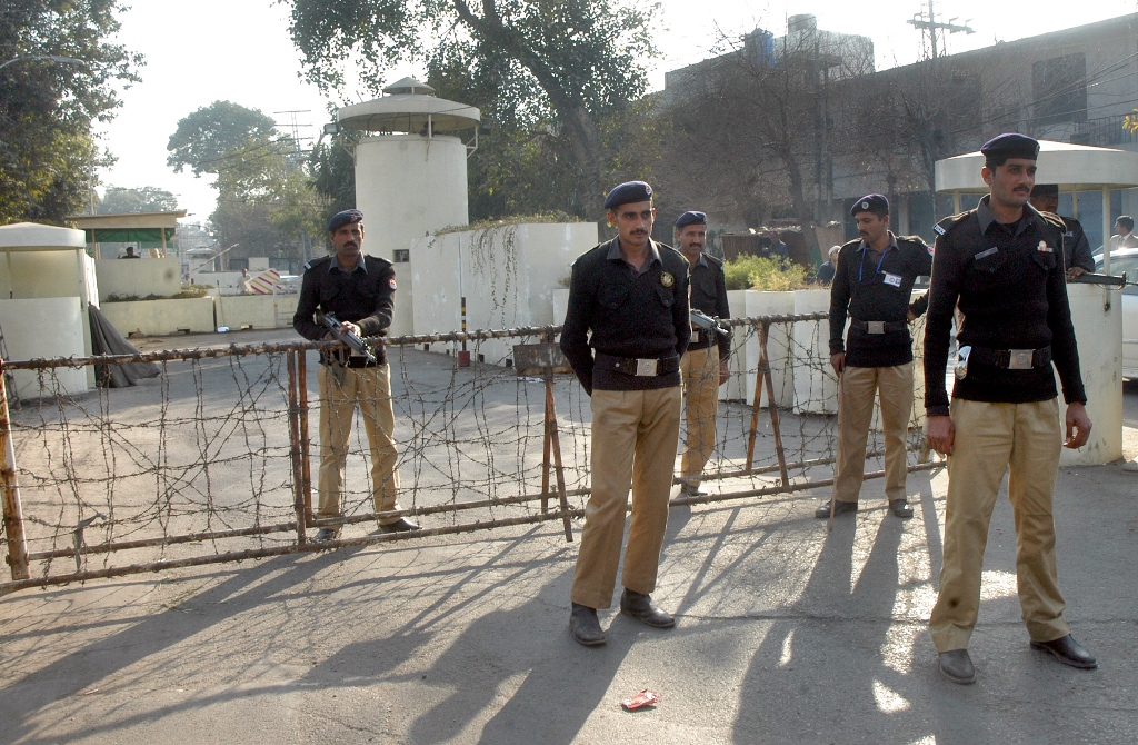 a photo of policemen photo zahoorul haq