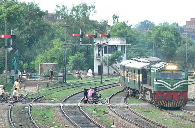 at present pr has an operational fleet of over 130 locomotives but only around 100 are being used for passenger and freight transport and the remaining are used for shunting services photo online at present pr has an operational fleet of over 130 locomotives but only around 100 are being used for passenger and freight transport and the remaining are used for shunting services photo online