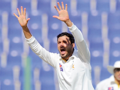 1st test junaid runs through sri lanka again