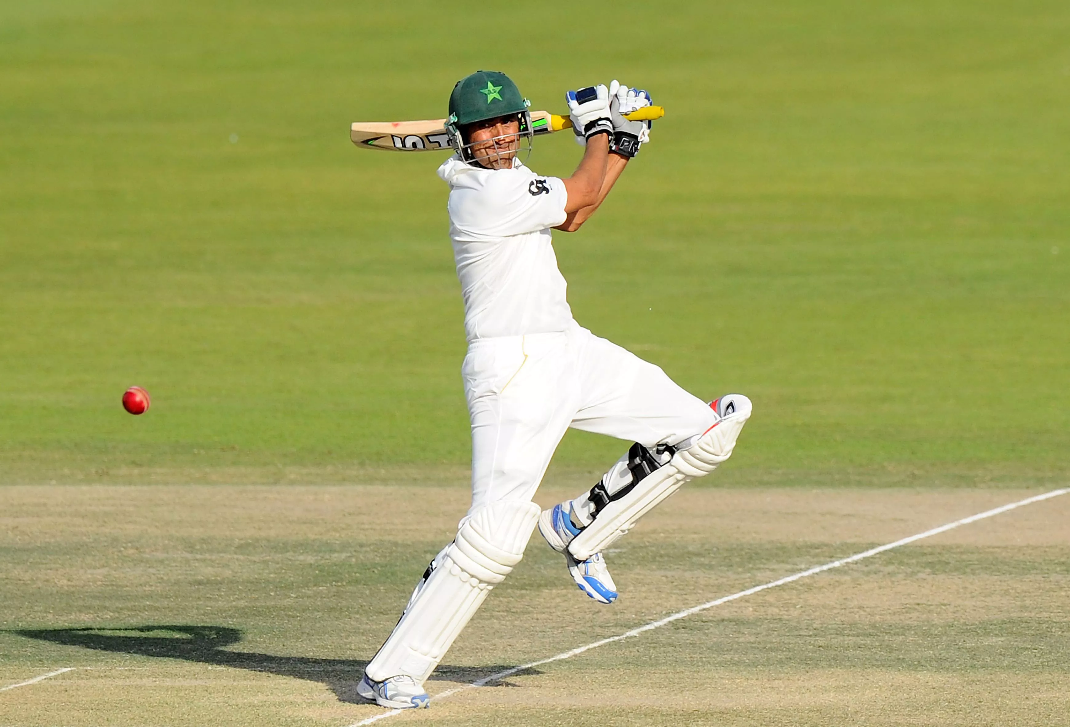 pakistan batsman younis khan plays a shot during the second day of the first cricket test match between pakistan and sri lanka at the sheikh zayed stadium in abu dhabi on january 1 photo afp pakistan batsman younis khan plays a shot during the second day of the first cricket test match between pakistan and sri lanka at the sheikh zayed stadium in abu dhabi on january 1 photo afp