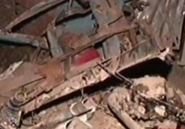 an express news screenshot showing the wrecked body of the rickshaw an express news screenshot showing the wrecked body of the rickshaw