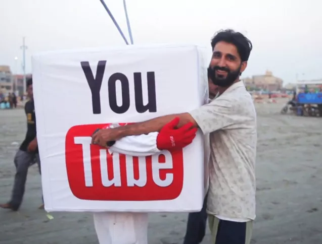 screenshot from the hug youtube viral video screenshot from the hug youtube viral video